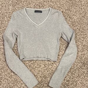Brandy Melville Light Gray Ribbed V-Neck Crop Top